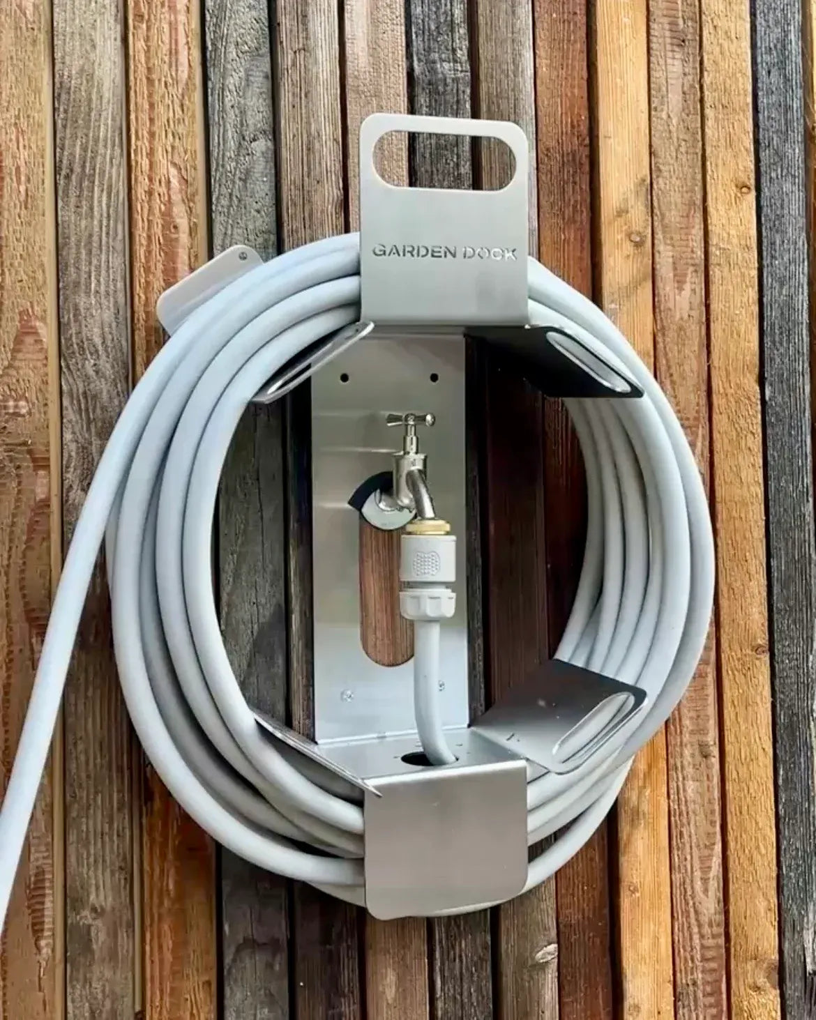 RiegaPro™ – Organizador Premium de Manguera en Acero Inoxidable Compatible Con Cualquier Manguera. ⚙️